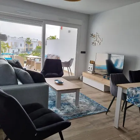 W Hiszpanii, W Rezydencji Bali Apartamento